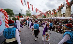  Efes Selçuk'ta çocuklar bayramlarını şenlikle kutladı