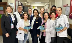 İzmit Belediyesi'nden ebelere anlamlı ziyaret