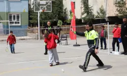 Mardin Yeşilli'de Polis Haftası'nda dostluk maçı
