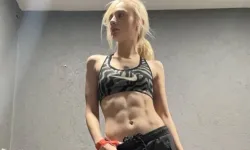 Nevide Çiçek'ten 'karın kası' şov