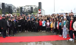 Nilüfer, 23 Nisan'ı Cumhuriyet Meydanı'nda kutladı