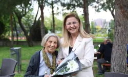 İstanbul Bakırköy'de Anneler Günü'nde üç kuşak bir araya geldi