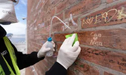 İzmir Miras sahada... Hafızayı vandalizme karşı koruyorlar