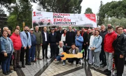 İzmir'de binlerce emekçi 1 Mayıs'ı kutladı