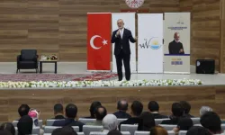 Yazar Yenişehirlioğlu gençlerle buluştu