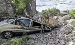 Filipinler'de 7,8 büyüklüğünde deprem!
