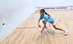 Antalya Muratpaşa'da squash sporcuları turnuvada buluştu