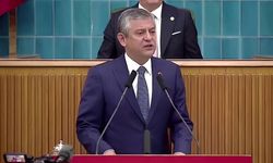 Özgür Özel'den Erdoğan'a çok sert 'Trump' tepkisi: 'O paylaşımı kaldırsanız olur mu diye yalvarmışlar!'