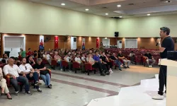 İzmit'te gençlere 'Üretken Yapay Zeka' semineri