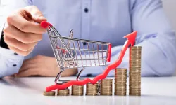 Ticaret satış hacmi yıllık geriledi... Perakende satışlarda artışa devam