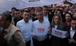 Özgür Özel ve YENİ Partililer tutuklu belediye başkanları için Beylikdüzü'nde yürüyor