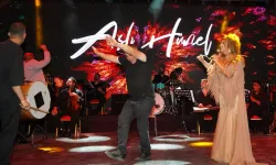 Bursa'da Aslı Hünel'den 'Açıkhava'da müzik ziyafeti