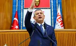 Halk TV'nin önünde tarihi miting! Özgür Özel yurttaşlara sesleniyor!