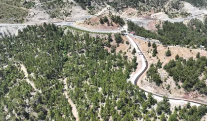 Antalya Büyükşehir’in kırsalda yol atağı sürüyor