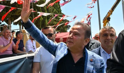 Başkan Böcek'ten Antalyalılara duygusal mesaj