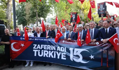 Binlerce Kocaelili 15 Temmuz kortejinde
