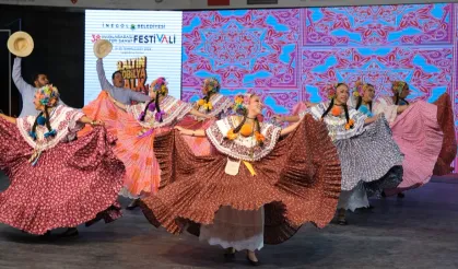Bursa İnegöl’de kültürün renkleri sahneye taştı