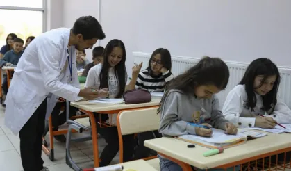 Eğitimdeki başarı çıtası bir kez daha yükseltildi