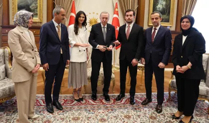 Eski Bakan'ın kızının nişan yüzükleri Külliye'de takıldı