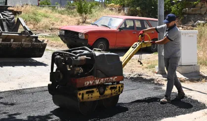İzmir Karabağlar’da yol onarımları hız kesmiyor