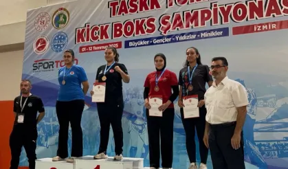 Kick boksta Çayırova’ya Türkiye şampiyonluğu geldi