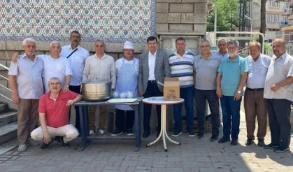 Kütahya Belediyesi'nden haka aşure dağıtımı