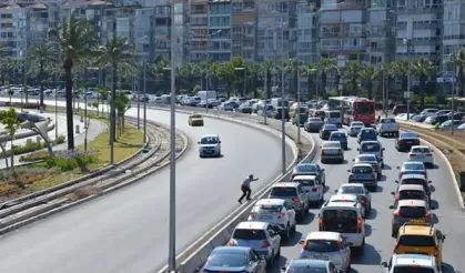 Bayram dönüşü başladı. 43 ilin geçiş noktasında yoğun trafik
