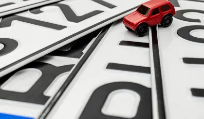 APP plaka gündemde! Ceza yememek için nasıl değiştirilir?