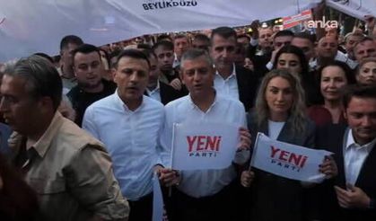 Özgür Özel ve YENİ Partililer tutuklu belediye başkanları için Beylikdüzü'nde yürüyor