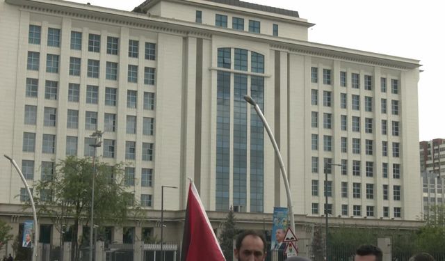 AKP GENEL MERKEZİ ÖNÜNDE "İSRAİL" PROTESTOSU: "İŞBİRLİKÇİ İKTİDAR İSTEMİYORUZ"