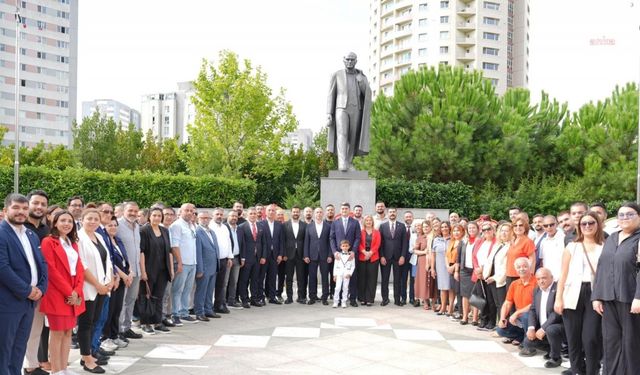 Ataşehir’de Atatürk Anıtı’na çelenk sunuldu