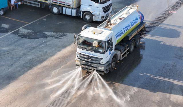 Aydın Büyükşehir'den Acarlar Hali'nde temizlik çalışması