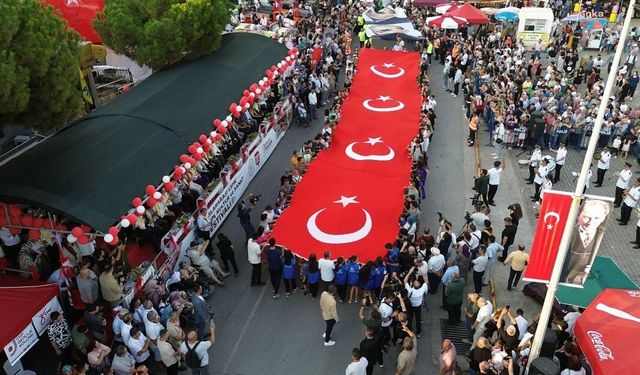 “Eşme 26. Uluslararası Turistik Kilim, Kültür ve Sanat Festivali”, düzenlenen törenle başladı 