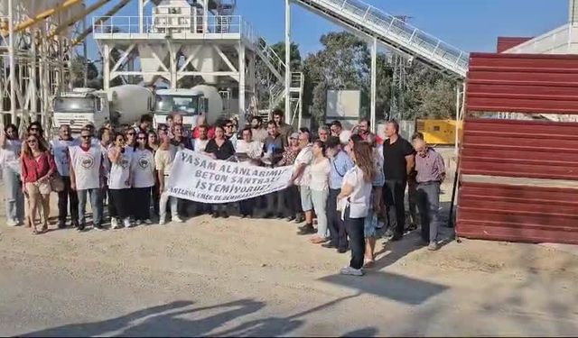 Hataylılar, beton santralini protesto etti: "Depremden kurtulduktan sonra şu hava kirliliğiyle ölmek istemiyoruz"