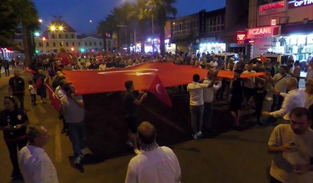 İzmir’de binlerce kişi Filistin için sokağa çıktı