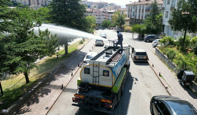 Keçiören Belediyesi, parklarda ve bahçelerde sıvı gübre kullanıyor