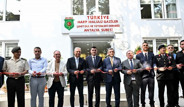 Muratpaşa'da yenilenen dernek binası hizmete açıldı 