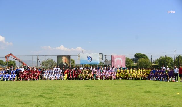 Yunusemre’de 30 Ağustos Zafer Bayramı Futbol Turnuvası düzenlendi