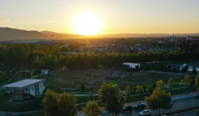 Sakarya Millet Bahçesi’nde şölen tadında bir gün