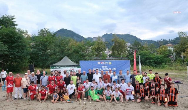 Giresun Belediyesi'nin düzenlediği plaj futbol turnuvası, sona erdi