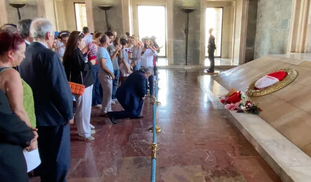 ATA Parti Genel Başkanı Atatürk’ü Türk töresine göre selamladı!