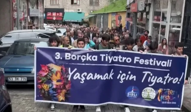 Artvin Borçka'da Tiyatro Festivali ile üçüncü buluşma