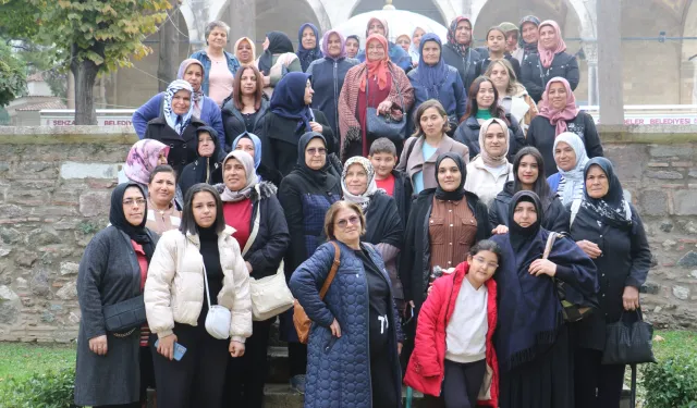 Kulalı kadınlar adım adım Manisa'yı gezdi