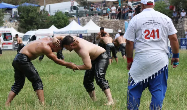 Bursa’da 63. Tarihi Çalı Yağlı Güreşleri heyecanı