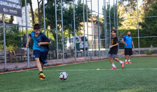 Antalya Büyükşehir’in spora ve sporcuya desteği sürüyor