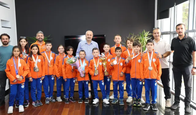 Başkan Büyükgöz, karate şampiyonlarını ağırladı