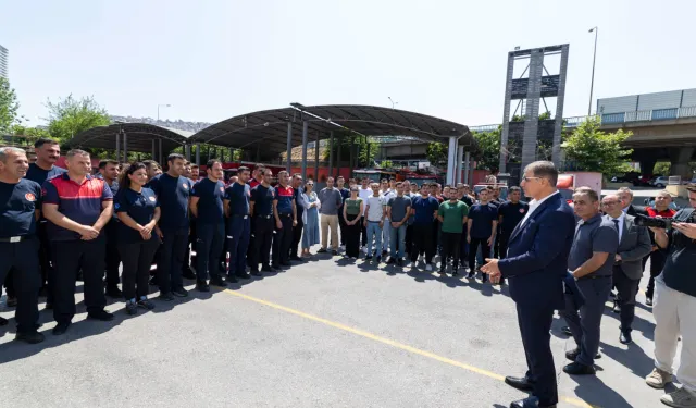 Başkan Tugay'dan izmir'in ateş savaşçılarına teşekkür