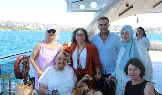 Darülaceze sakinlerinin İstanbul'da Boğaz keyfi