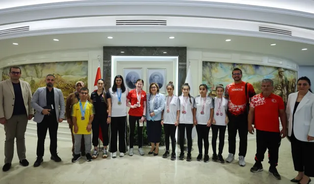 Gaziantep’in şampiyonları Başkan Şahin’le bir araya geldi