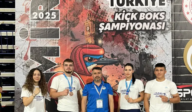 Sakarya Büyükşehir’in yumruğu Türkiye üçüncülüğünü getirdi